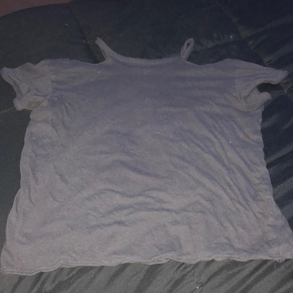 Short sleeve, Slit shoulders - Picture 2 of 4